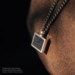 Charger l'image dans la galerie, Pendentif Mik
